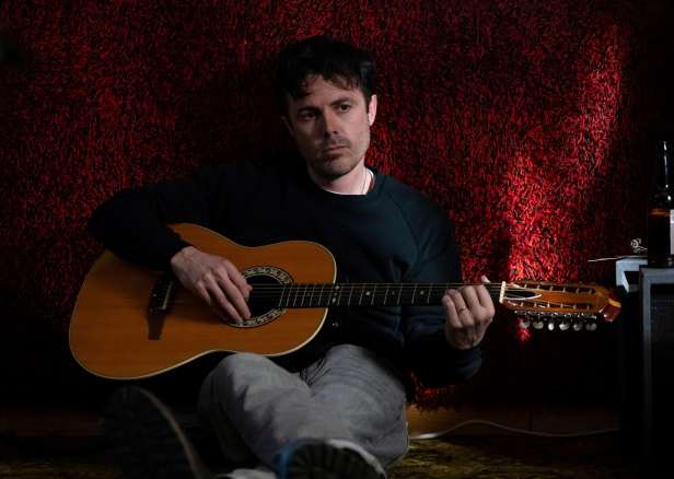 Casey Affleck in "Dreamin’ Wild" (Felicity Donarski/Roadside Attractions)