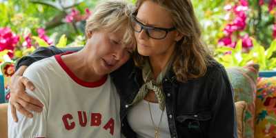Annette Bening as Diana Nyad and Jodie Foster as Bonnie Stoll in "Nyad." (Kimberley French/Netflix)