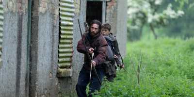 Aaron Taylor-Johnson and Alfie Williams in "28 Years Later." (Sony Pictures)