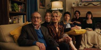 David Paymer and Kyra Sedgwick in “Bad Shabbos.” (Menemsha Films)