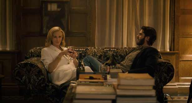 Julia Roberts and Andrew Garfield in "After the Hunt." (Yannis Drakoulidis/Amazon MGM Studios)